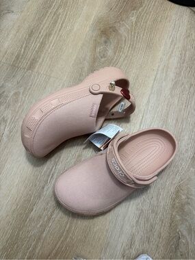NWT Crocs Classic Crafted Clog Pink Caramel W9, M7 with 2 free charms